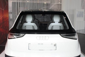 moto-audi093